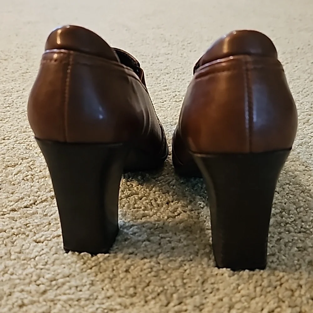 Franco Sarto Brown Booties, size 7.5 - Picture 3 of 6